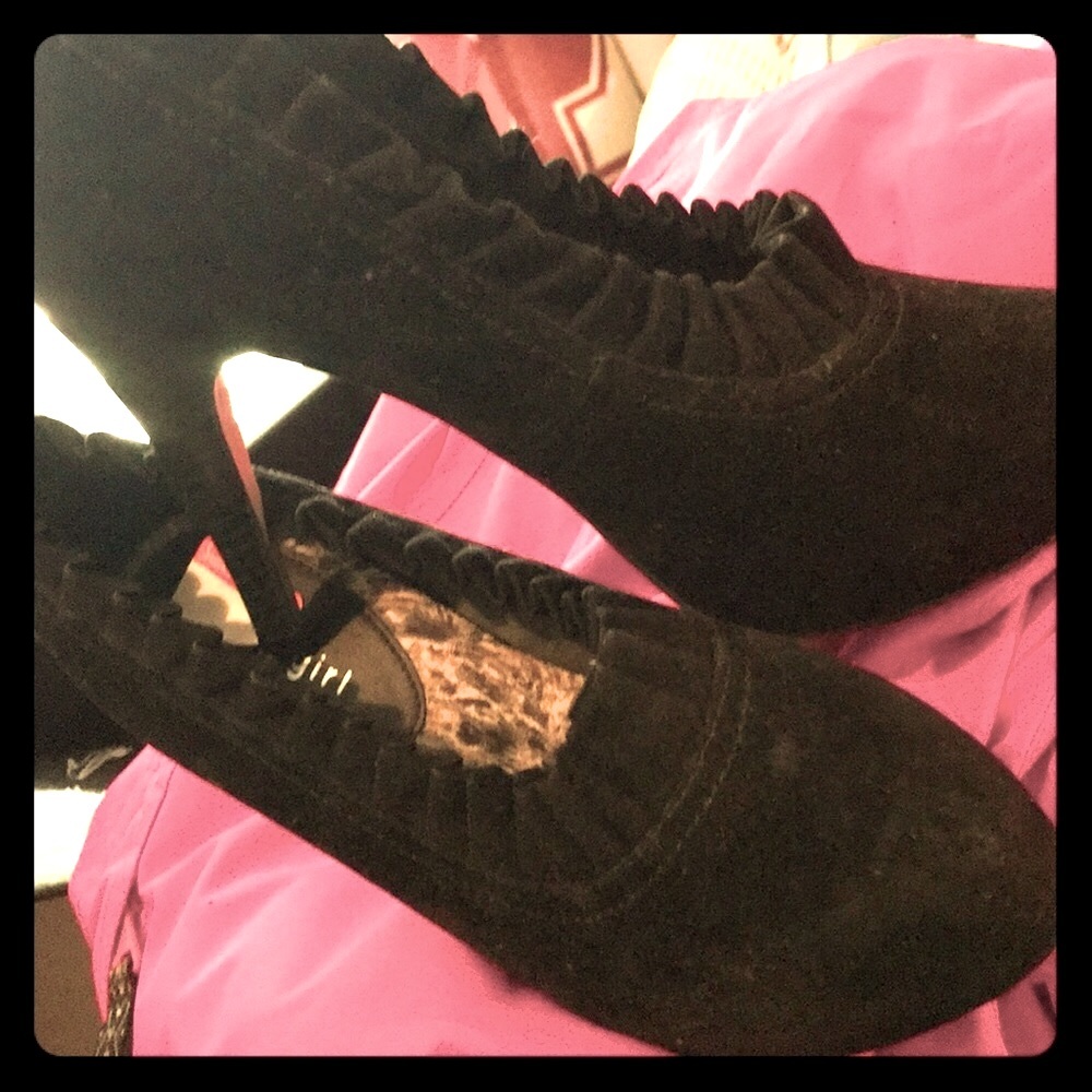 Madden girl - Suede dress shoes - never worn -